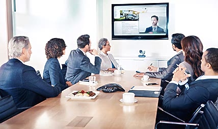 Директор по маркетинговым коммуникациям